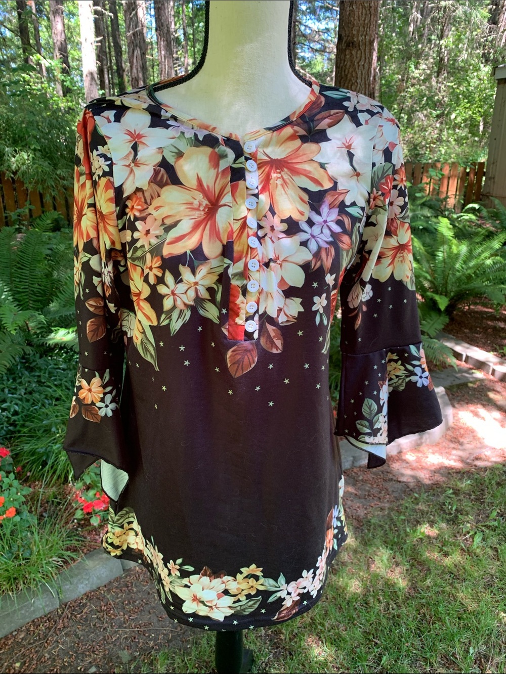 Black Floral Button-Front Bell Sleeve Tunic - Unbranded